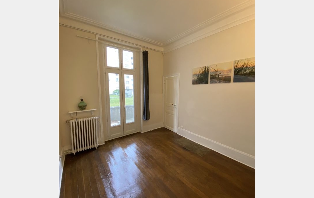 Annonces BONDY : Appartement | CHARENTON-LE-PONT (94220) | 30 m2 | 1 150 € 