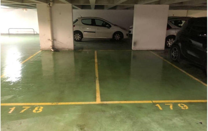  Annonces BONDY Garage / Parking | PARIS (75011) | 12 m2 | 28 000 € 